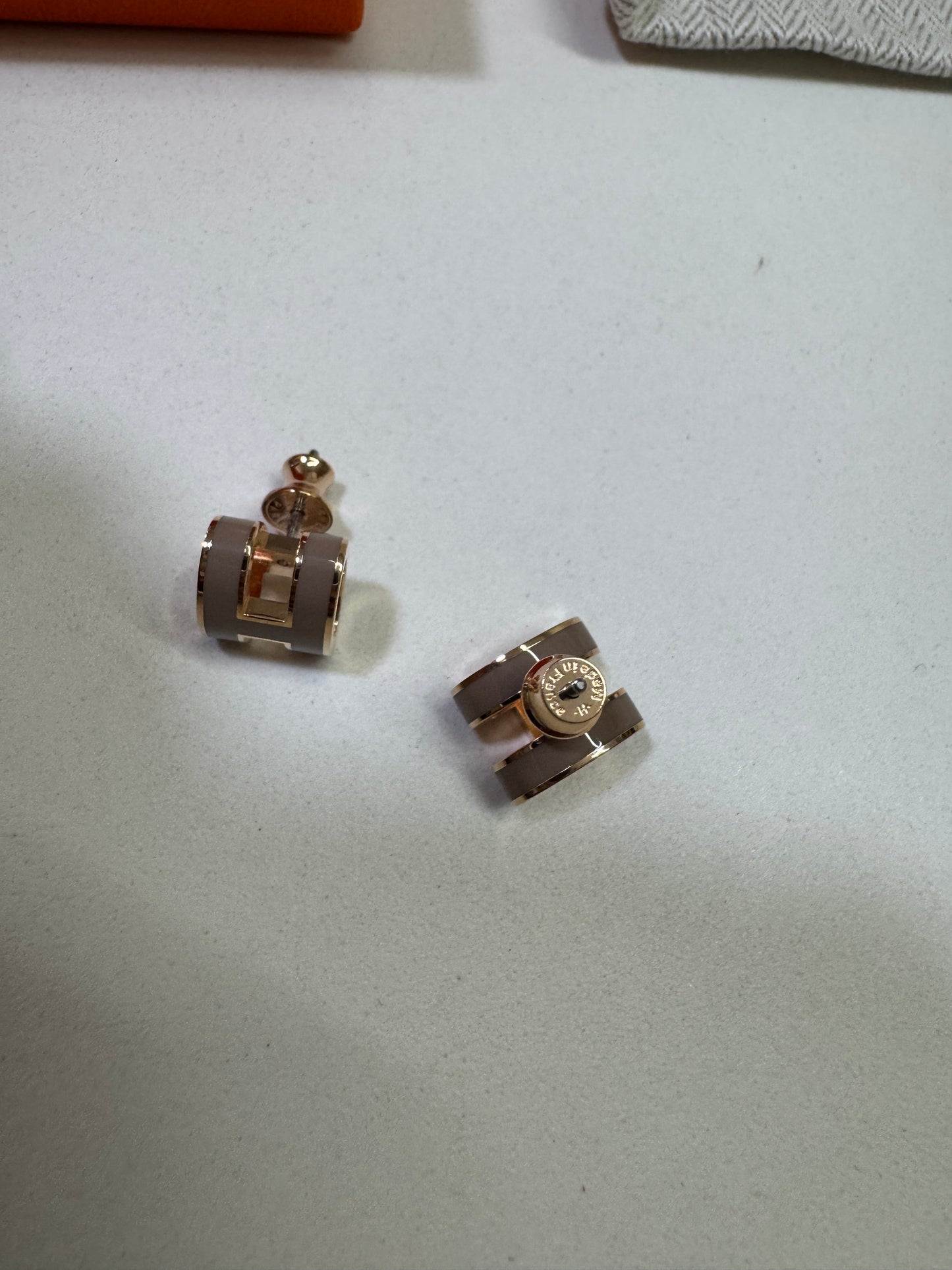 HERMES Pop H 奶茶灰 玫瑰金耳環