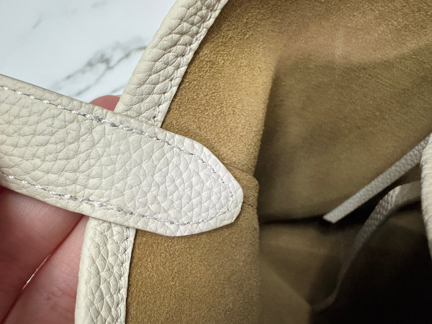 THE ROW N/S Park 奶白色 Medium