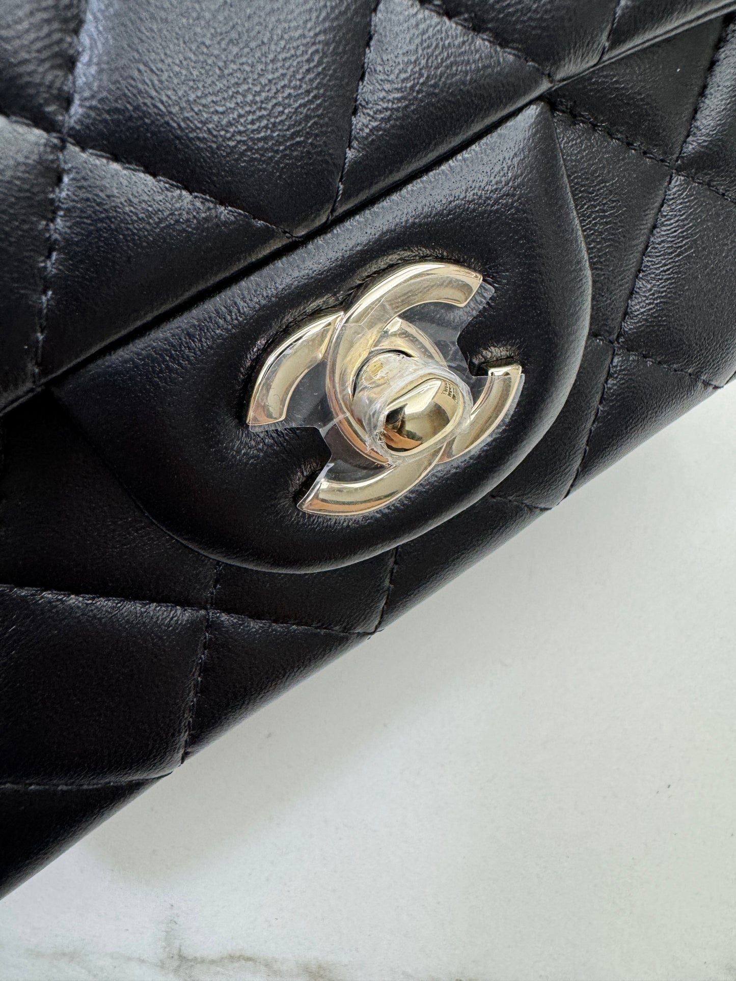 CHANEL Mini CF Handle 黑色羊皮淺金扣 Black Lambskin with GHE