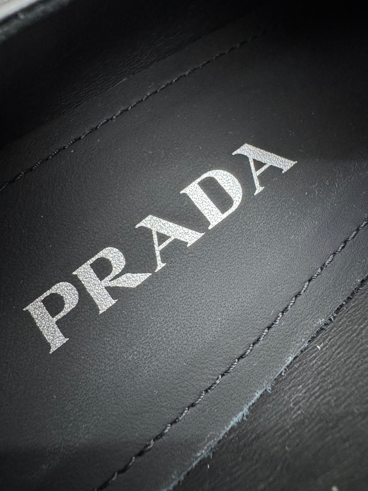 PRADA 光面皮革Loafers