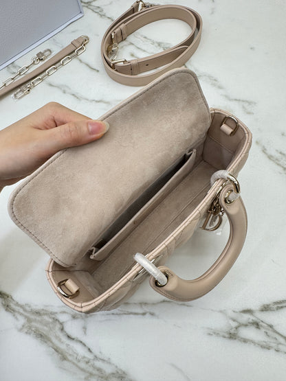 DIOR D-Joy Small 胭脂米 Powder Beige￼