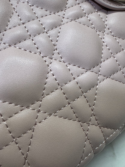 DIOR Lady Dior Small 胭脂粉