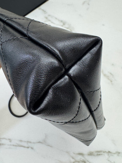 CHANEL Mini 22 Bag 黑銀 【同步最新磁吸扣版】