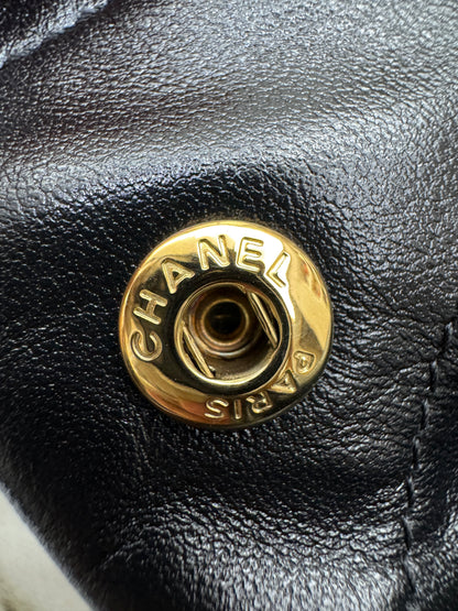 CHANEL 22Bag Medium 黑金