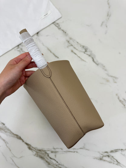 THE ROW N/S Park Tote 奶茶色 Small
