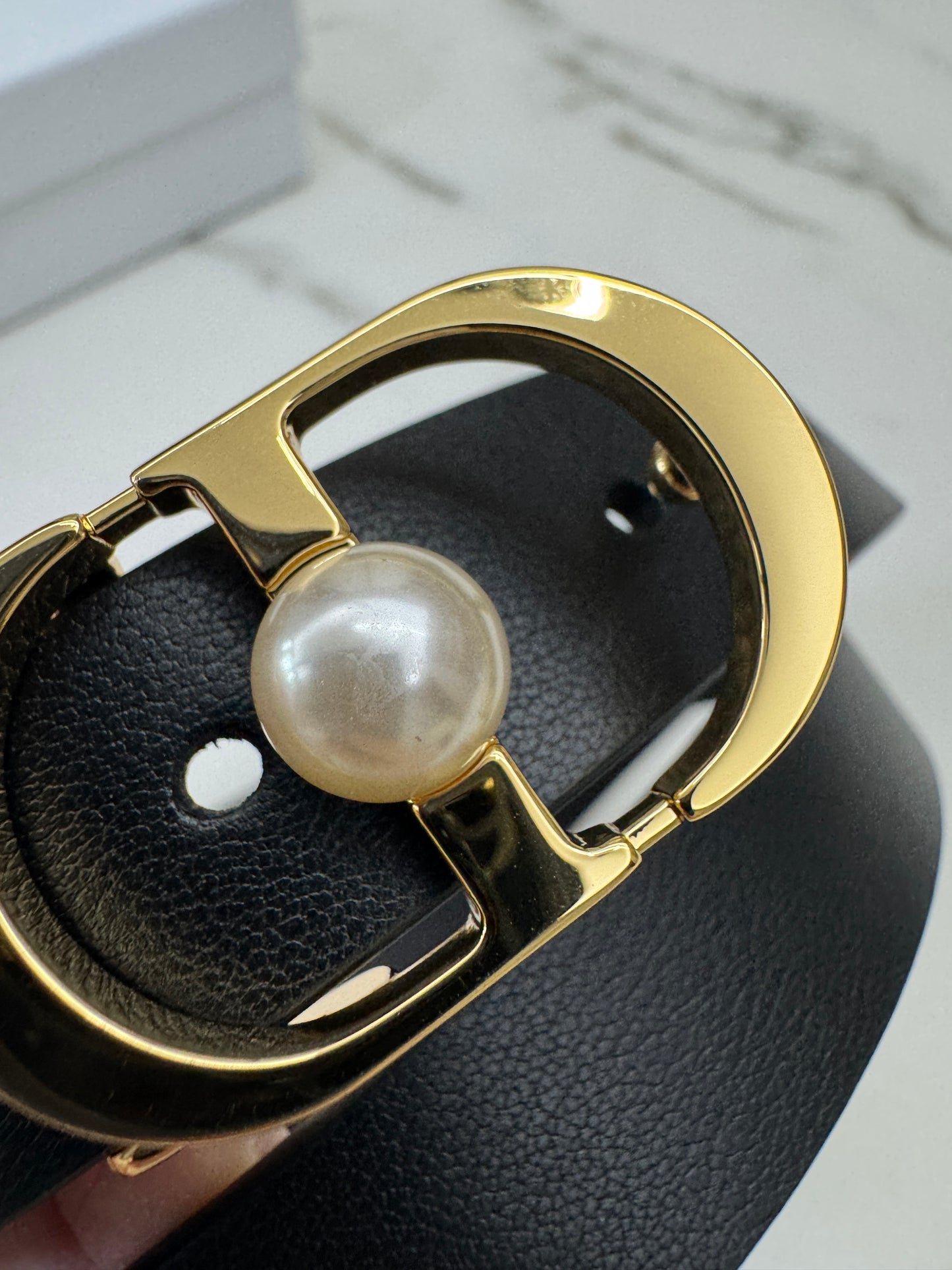 DIOR 珍珠CD扣皮帶