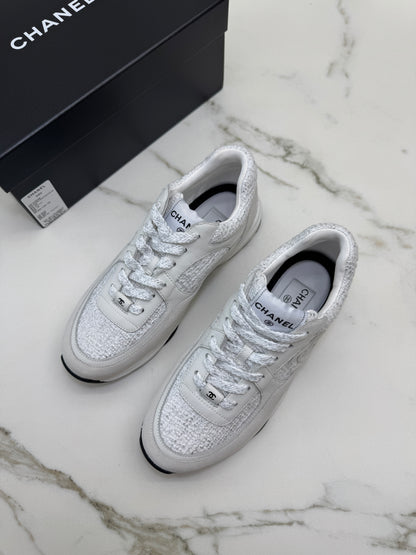 CHANEL 銀白色粗花呢Tweed Sneakers