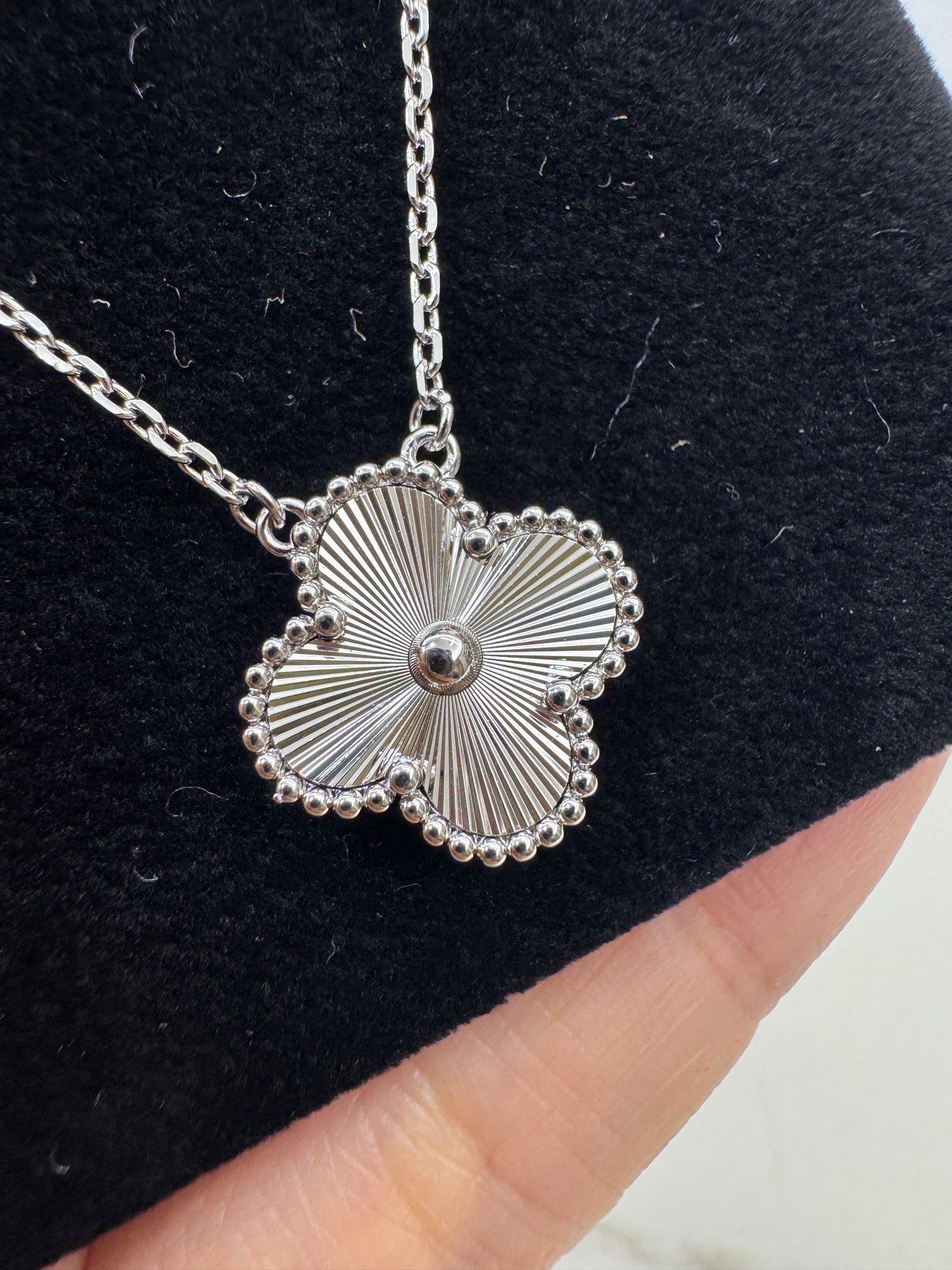 VCA Vintage Alhambra Necklace 鐳射白金色