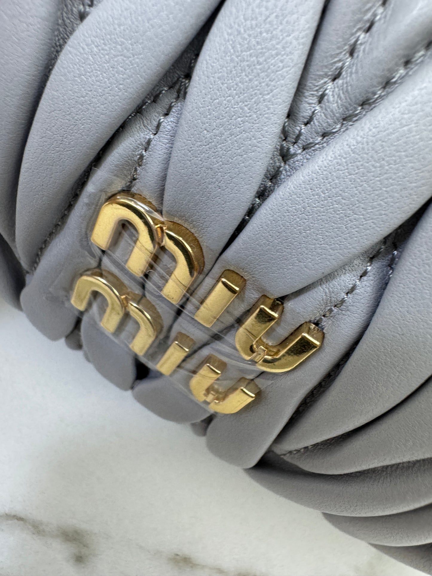 MIU MIU Wander Small 霧霾藍