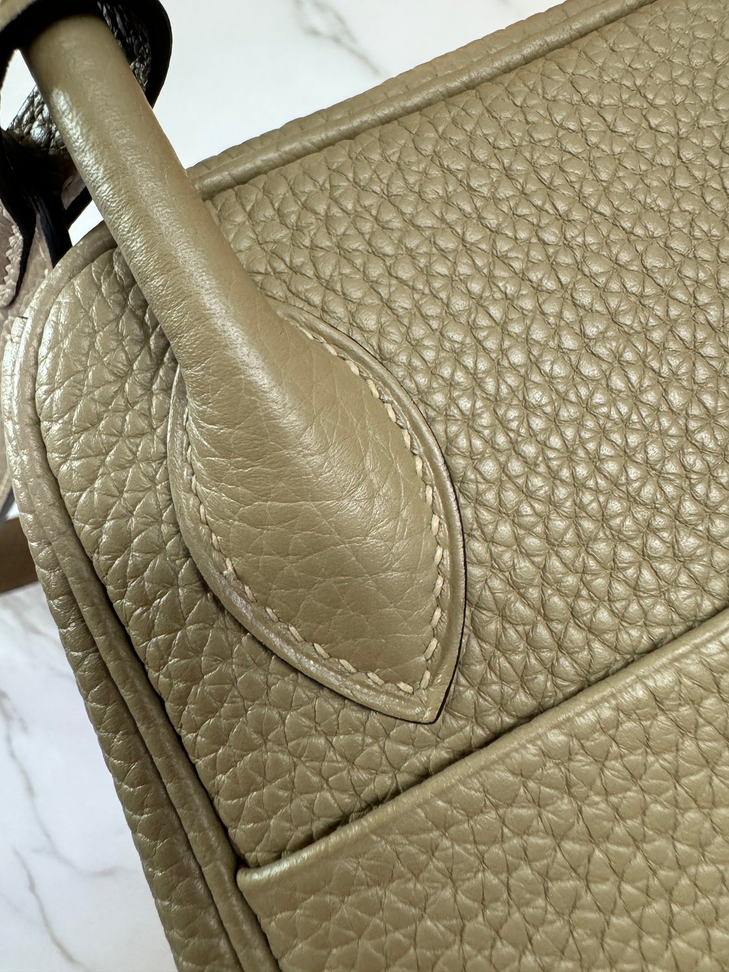 HERMES Lindy26 馬爾法米 銀扣 TC