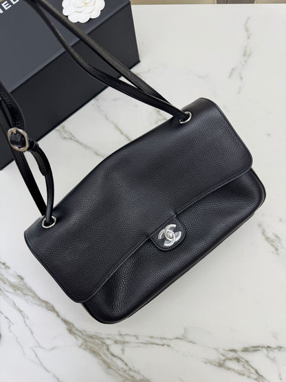 CHANEL 26S Maxi Flap Bag 黑銀小號（32cm)