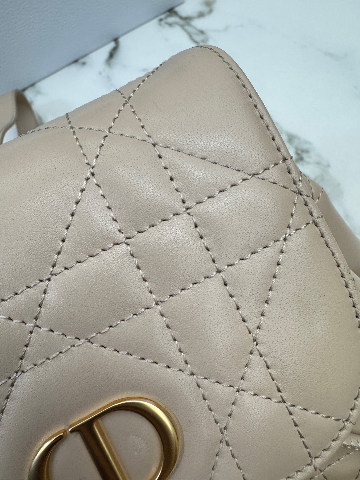 DIOR Caro Backpack Medium 奶茶色