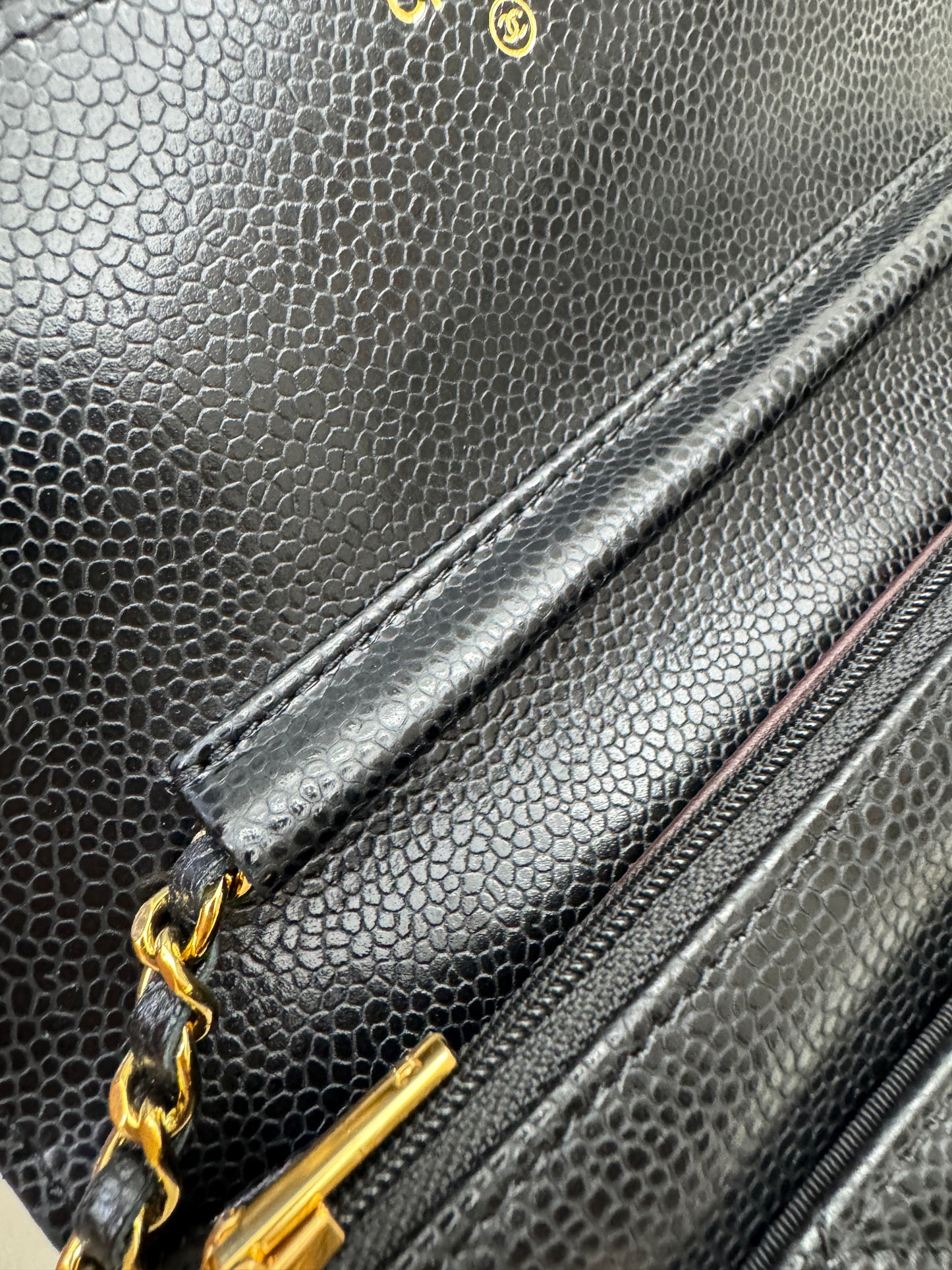 CHANEL Wallet On Chain 黑金牛 新版旋轉扣woc