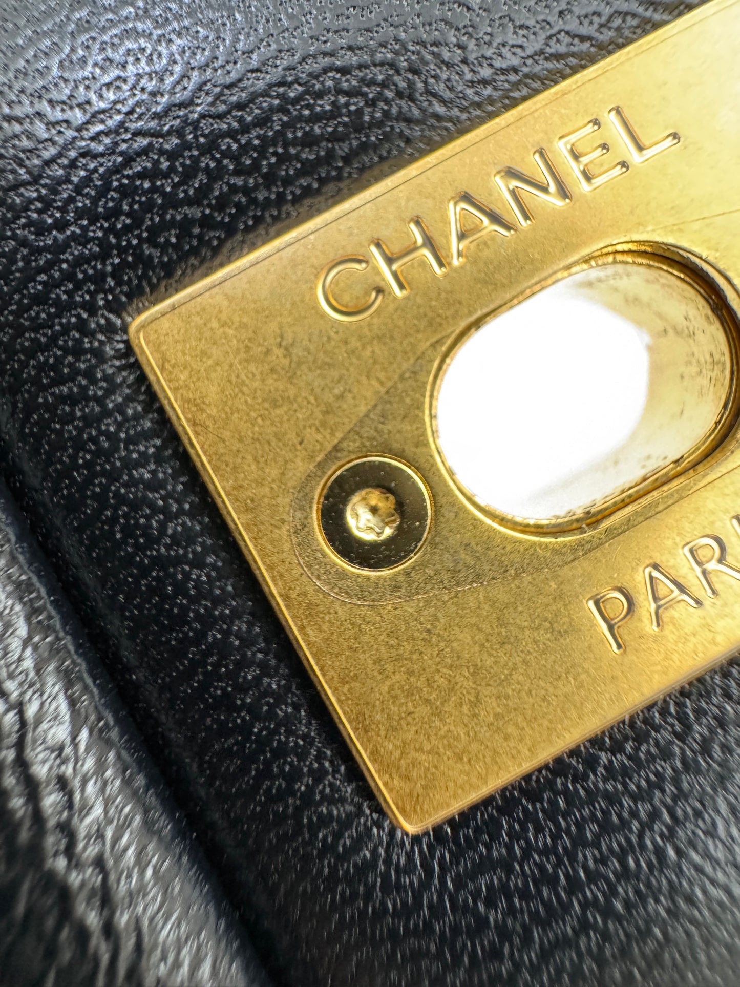 CHANEL 25P 愛心金球羊皮 黑色