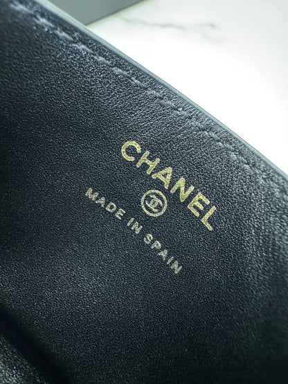 CHANEL 26A Crocodile Cardholder