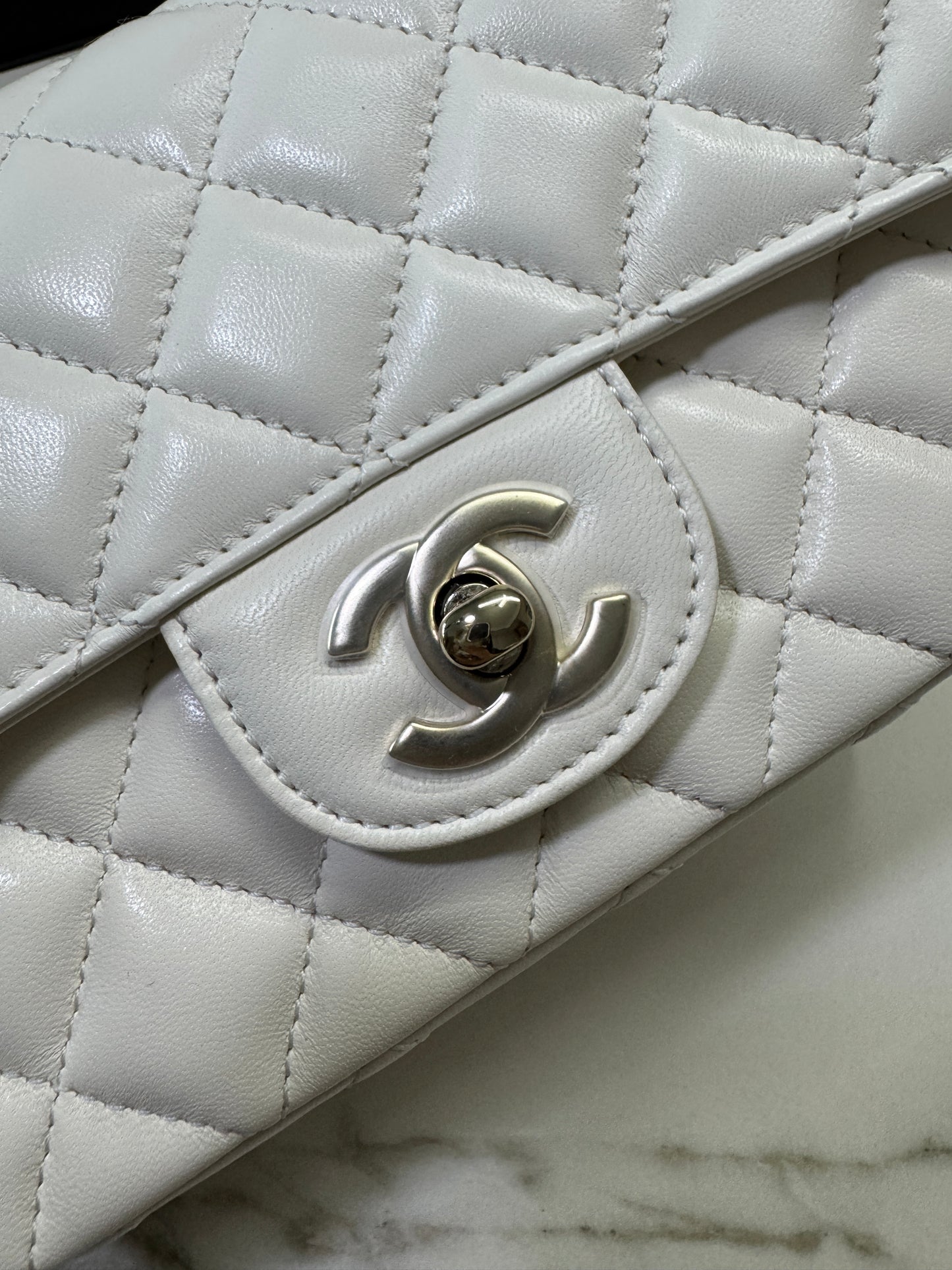 CHANEL 23A水鑽手柄 Mini CF Handle 白色