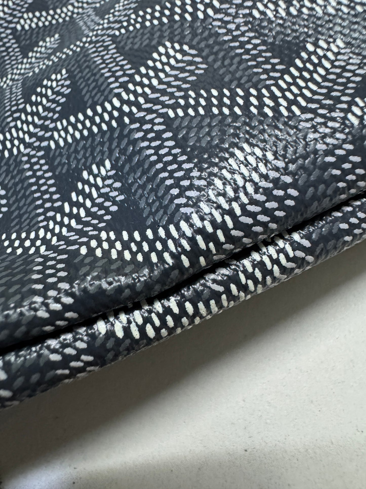 GOYARD 灰色Hobo 紅色小愛心