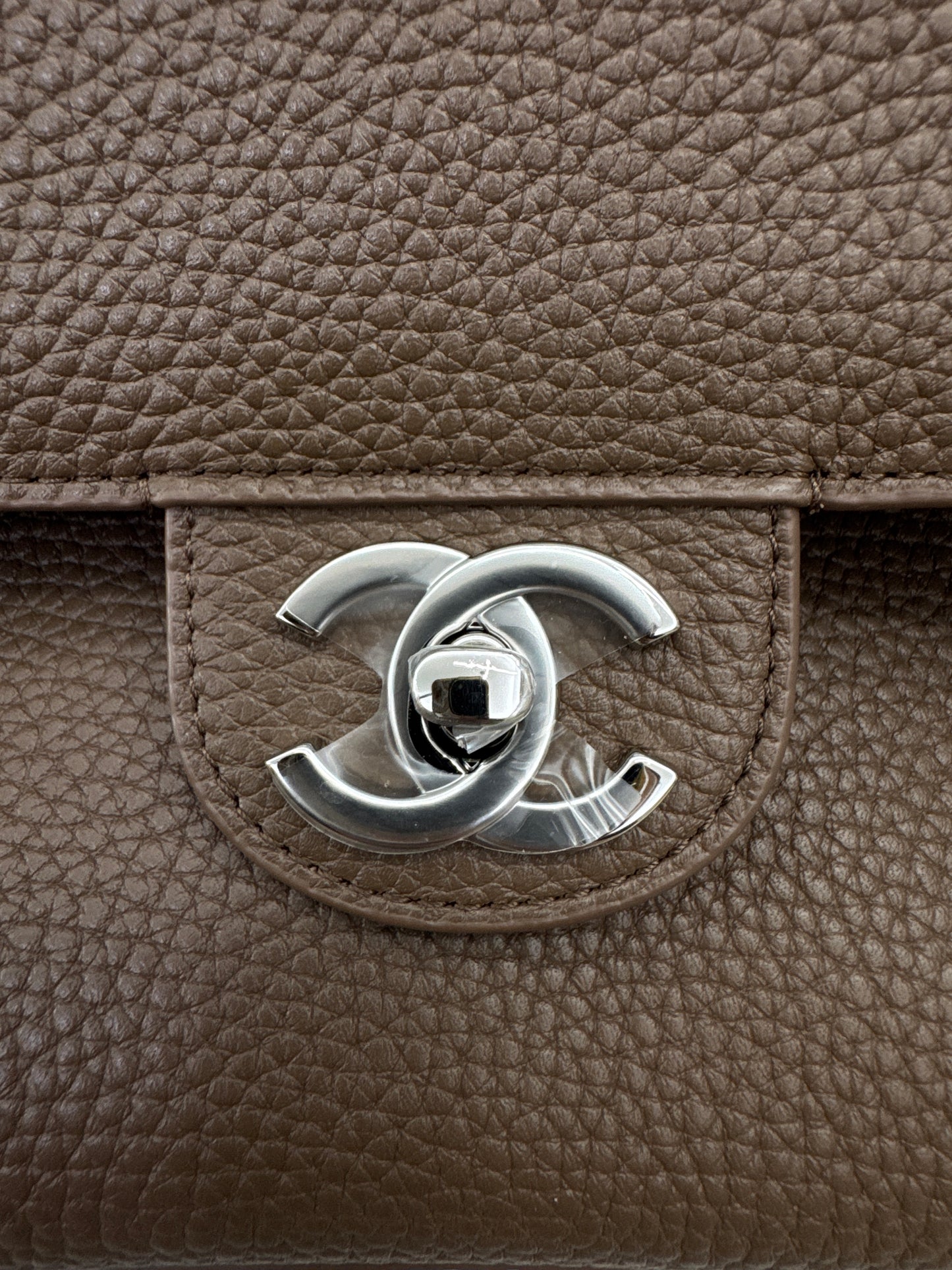 CHANEL Maxi Flap Small 32cm 大象灰/ 深卡其色 Dark Khaki