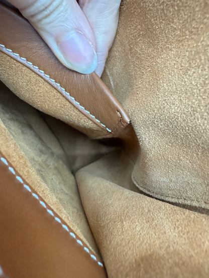 CELINE Soft 16 Medium 棕色