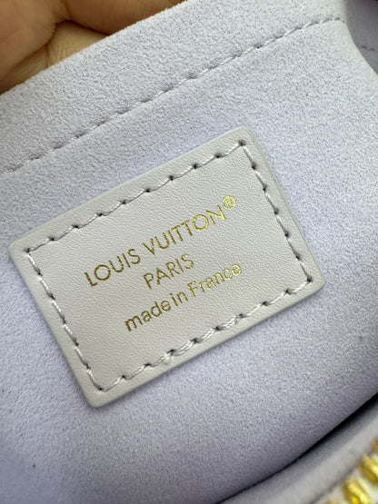 LV On the Go East-west 淺紫