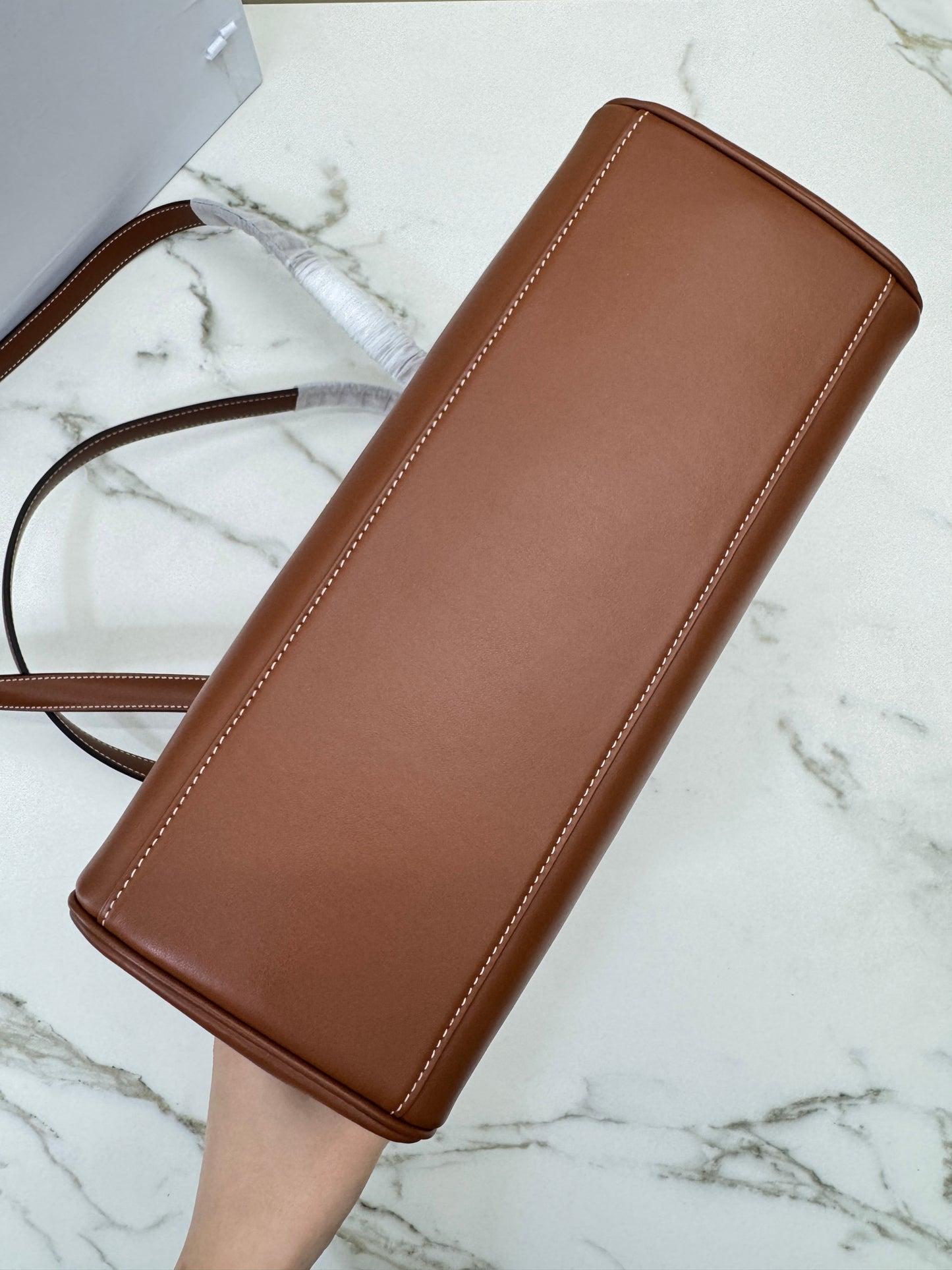 CELINE Soft 16 Medium 棕色