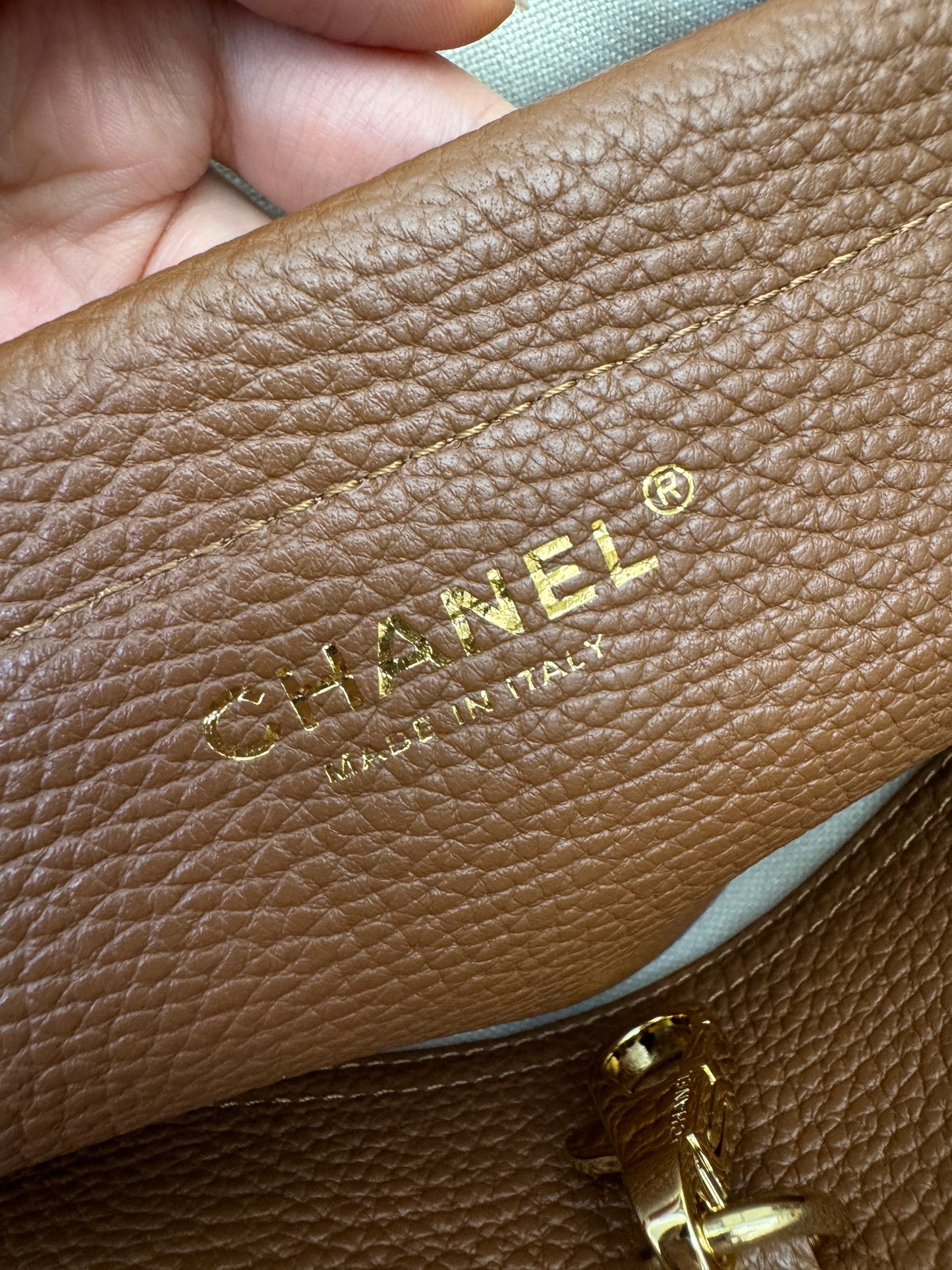 CHANEL 26S Shopping Bag 法棍包 焦糖棕