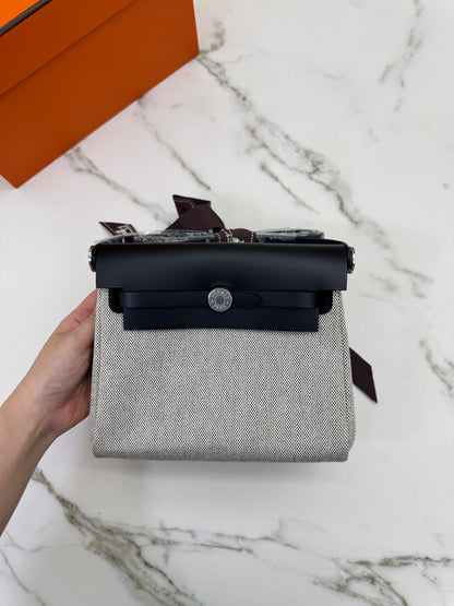 HERMES Mini Herbag 熊貓黑扣