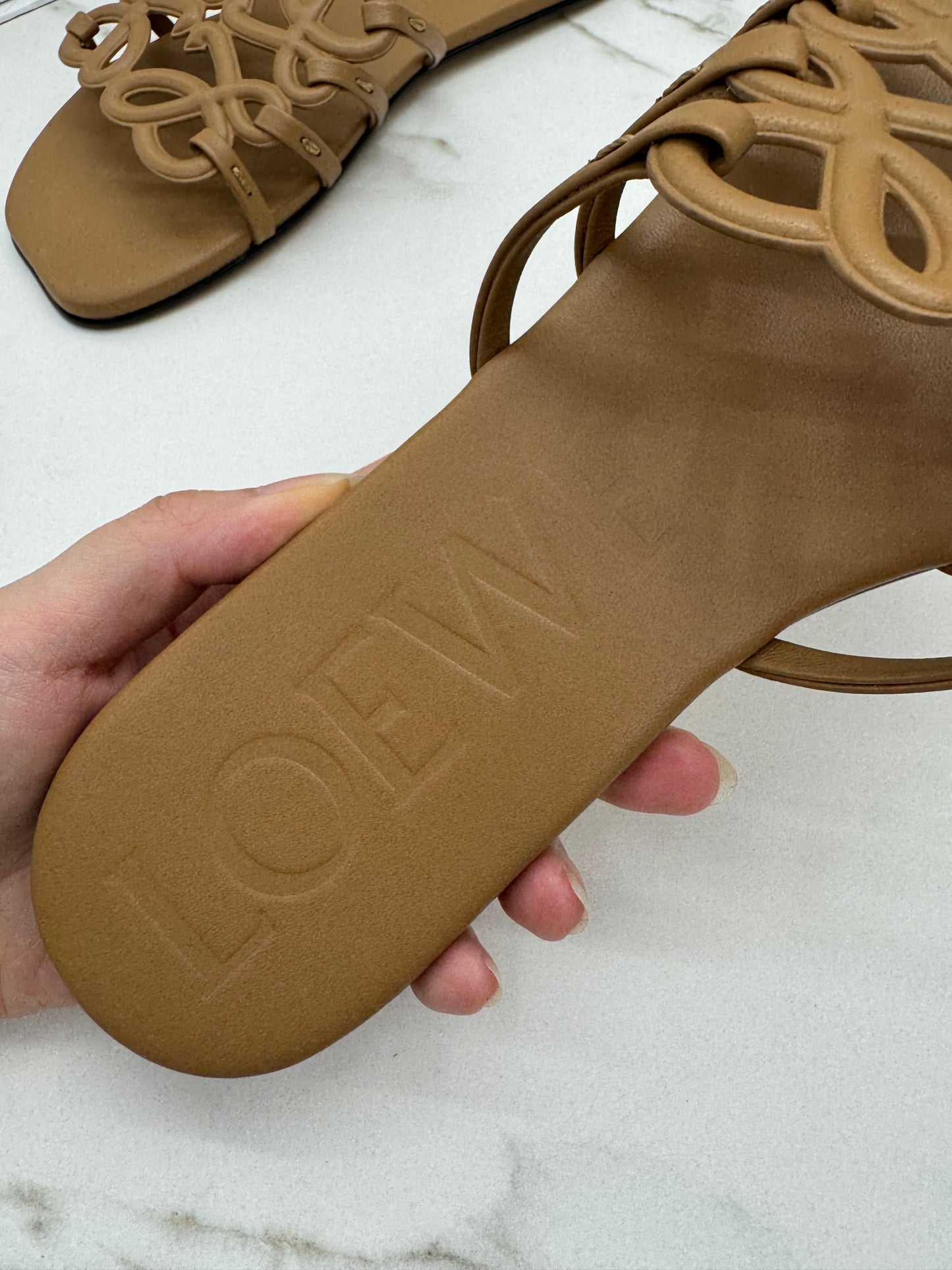 LOEWE Anagram Sandals 卡其棕
