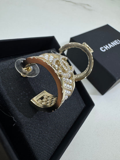 CHANEL 25A 珍珠圈形耳環