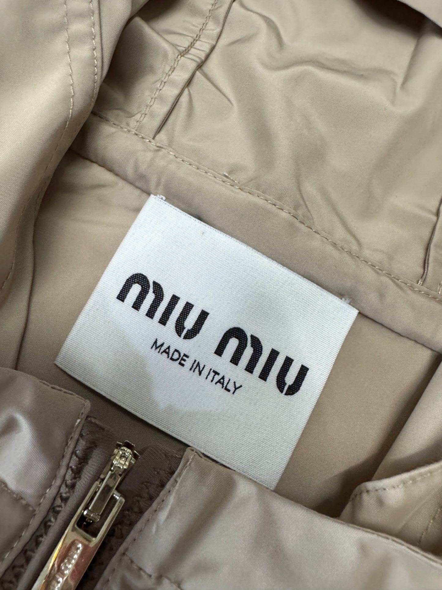 MIU MIU 淺卡其色短款風衣