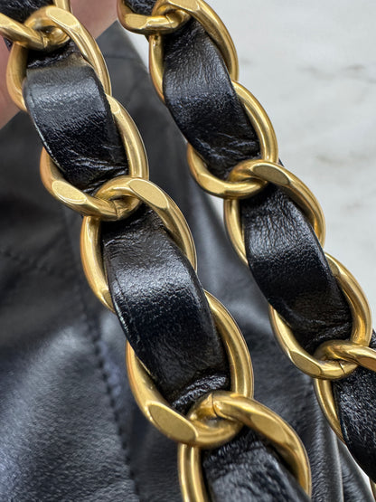 CHANEL 22Bag Medium 黑金