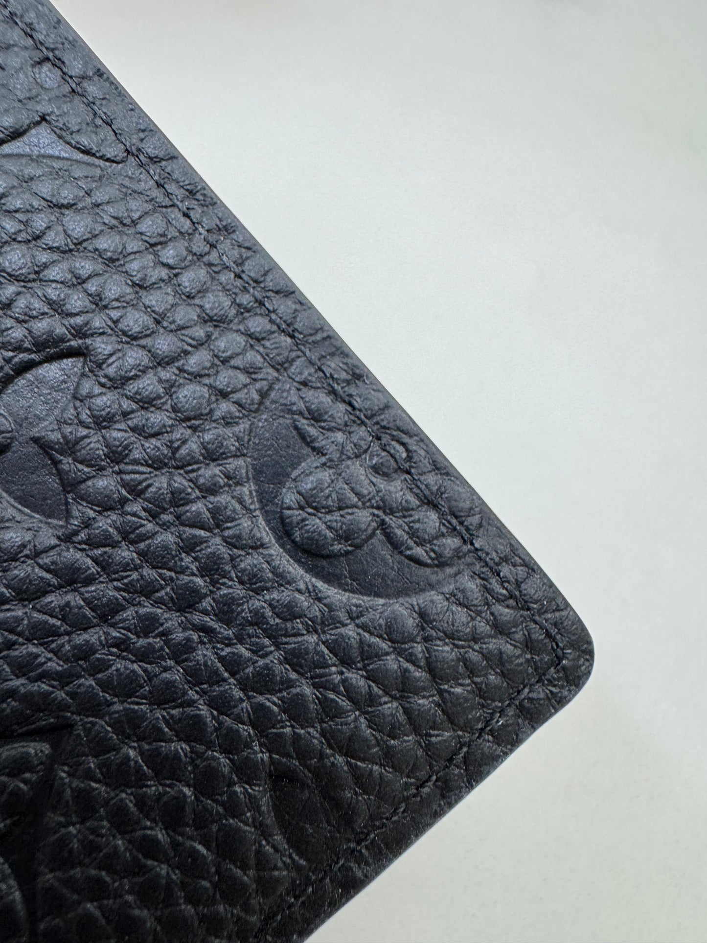 LV Multiple Wallet 黑色皮壓花