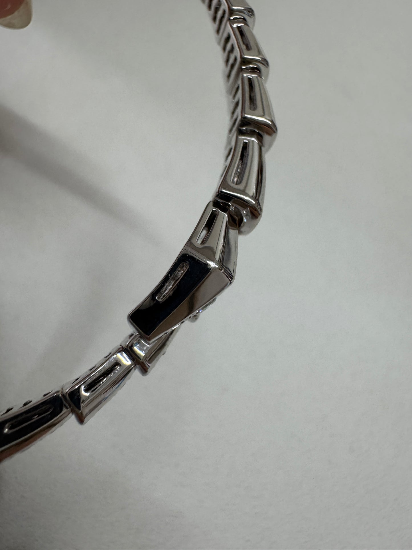 BVLGARI Serpenti 滿鑽手鐲 白金色