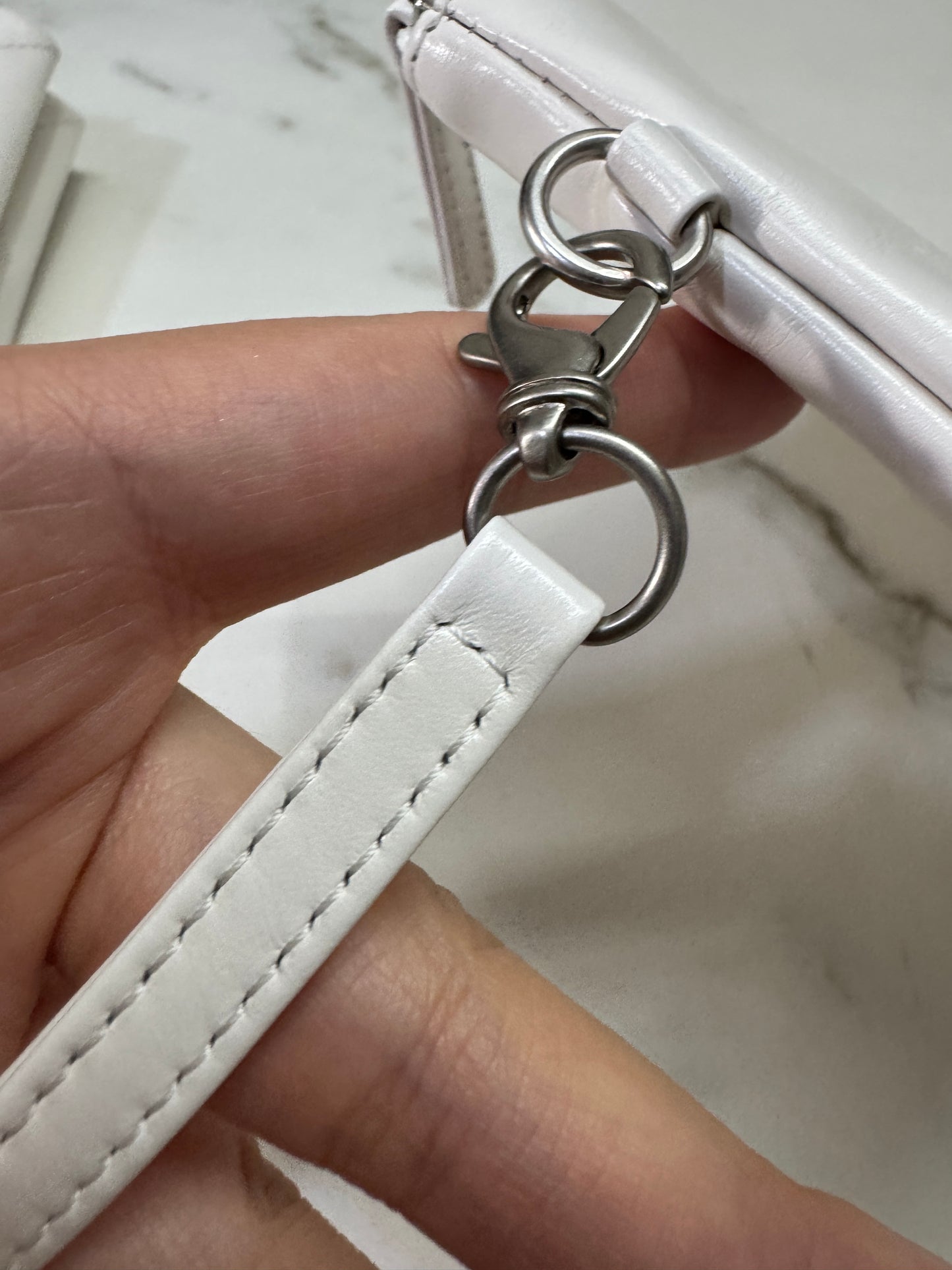 CHANEL 22 Bag Medium 白銀