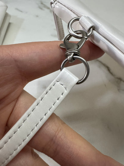 CHANEL 22 Bag Medium 白銀