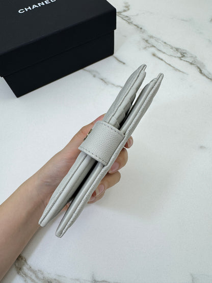 CHANEL Passport Holder 淺灰