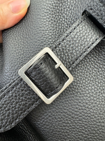 THE ROW Shoulder Marguax 12 黑色荔枝紋 Black Grained Calfskin