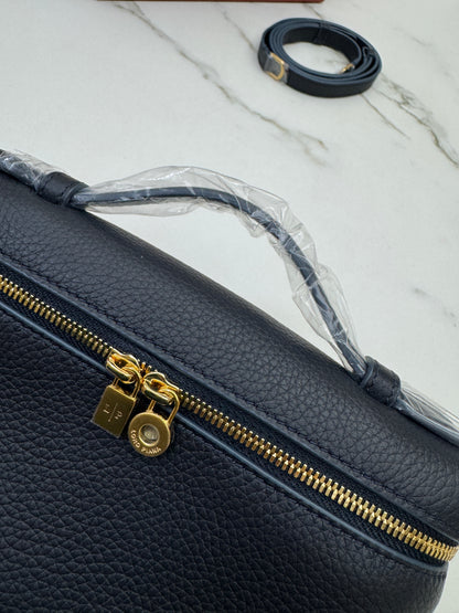 LORO PIANA Extra Pocket 19 海軍藍金扣