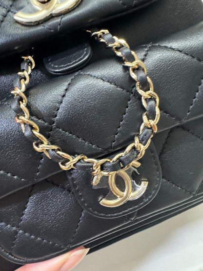 CHANEL Duma 胎牛皮 黑色 Small