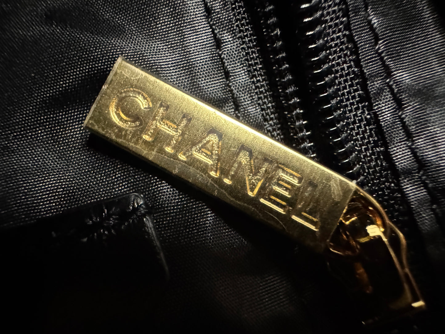 CHANEL 24N滑雪系列 絲絨Hobo 小號