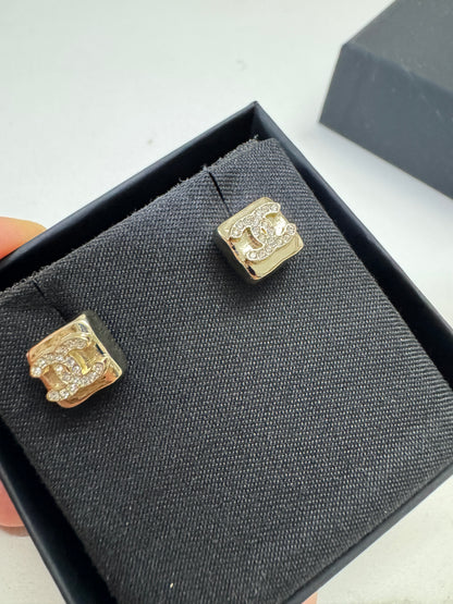 CHANEL 24C 小方塊耳環