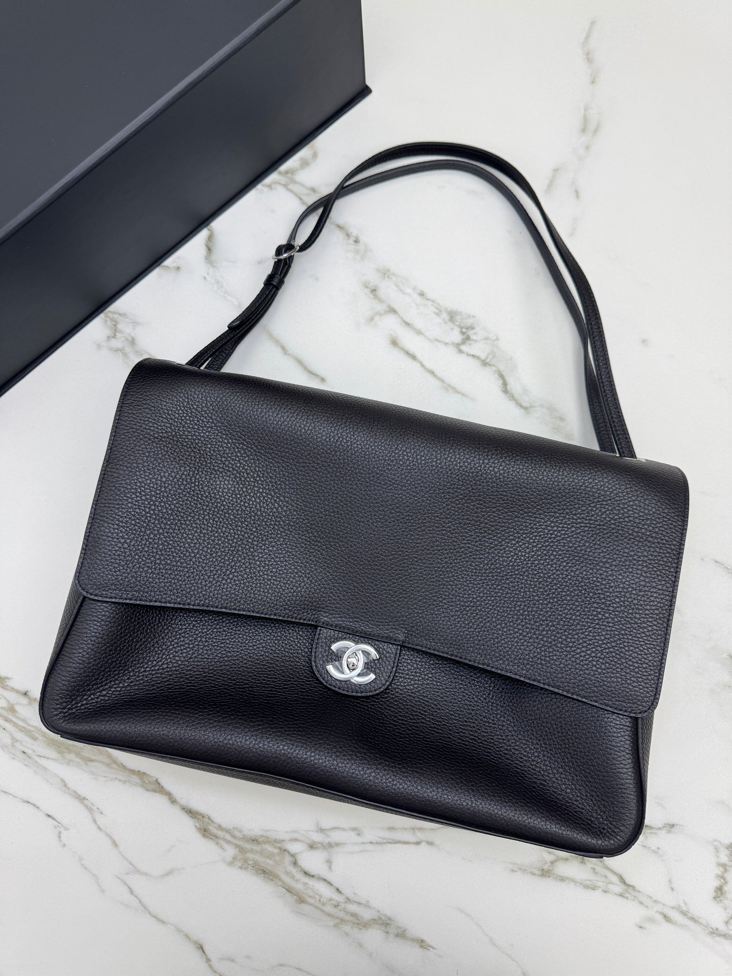 CHANEL Maxi Flap 大號38cm 黑銀