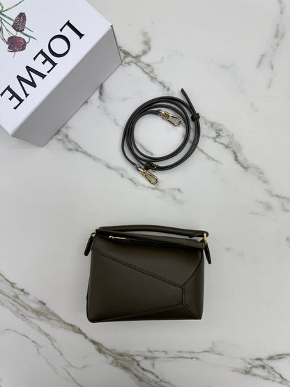 LOEWE Mini Puzzle 深卡其綠