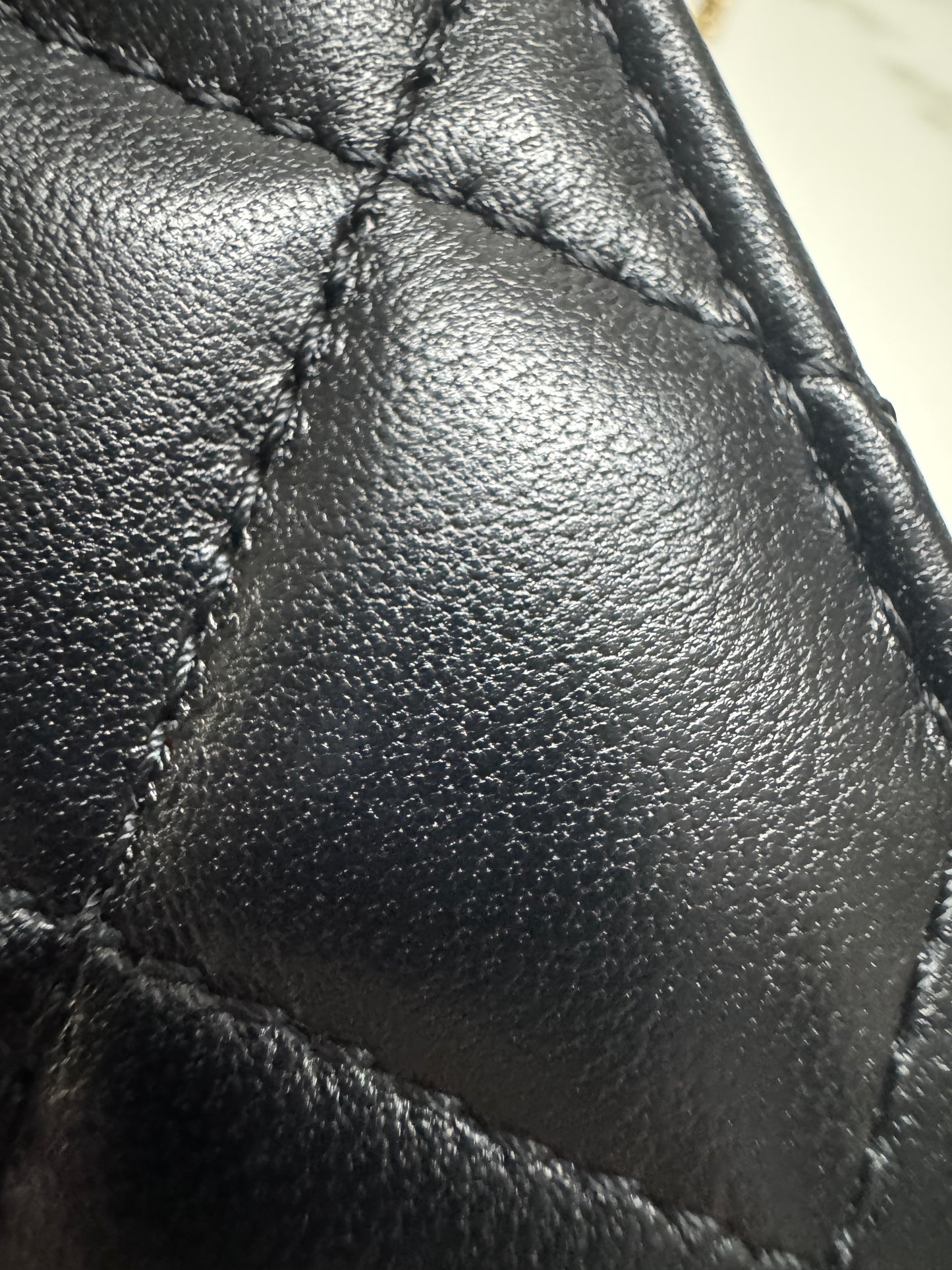 CHANEL woc 24A 琺瑯調節扣 羊皮 黑