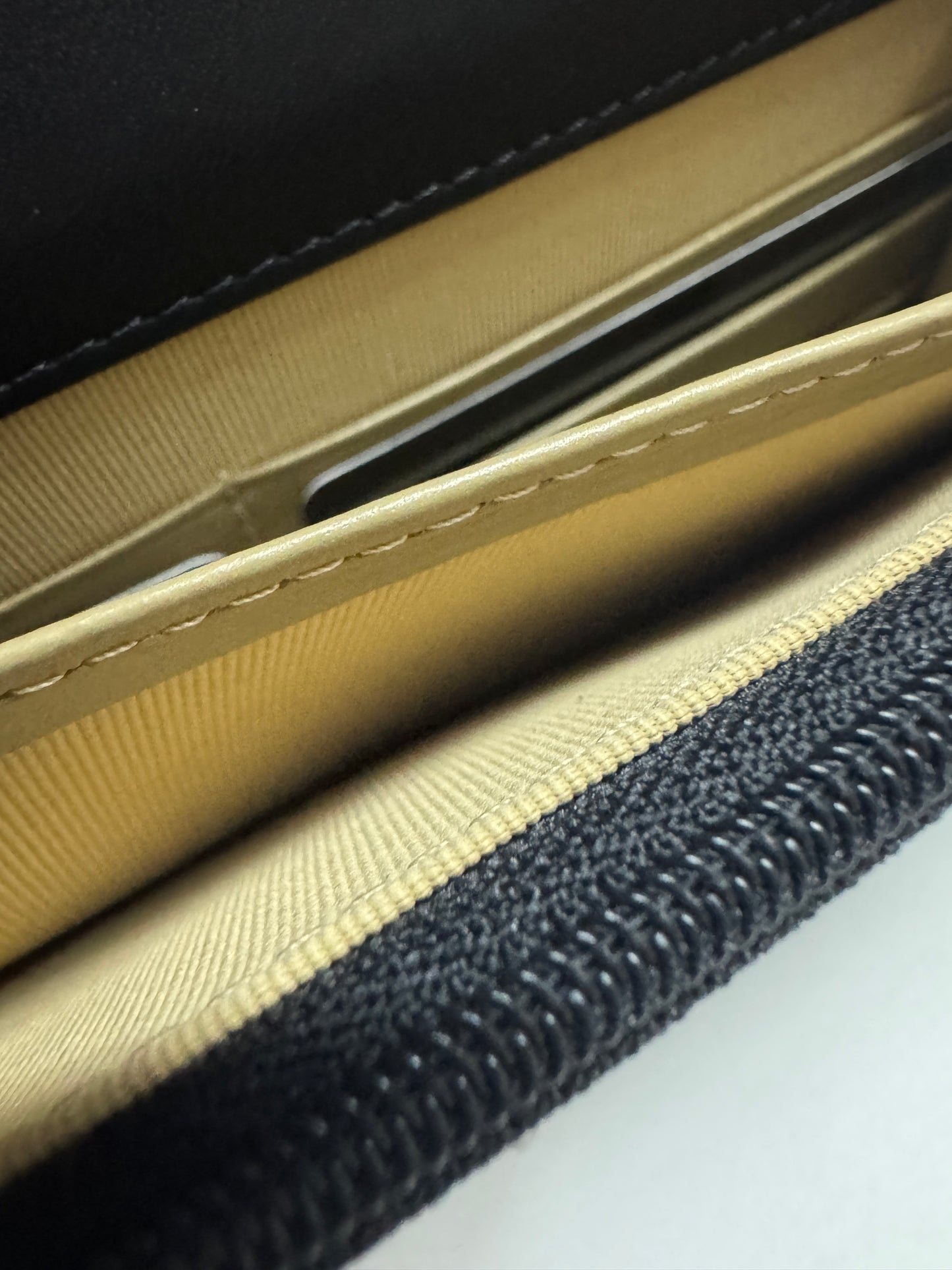 CHANEL woc 24A 琺瑯調節扣 羊皮 黑