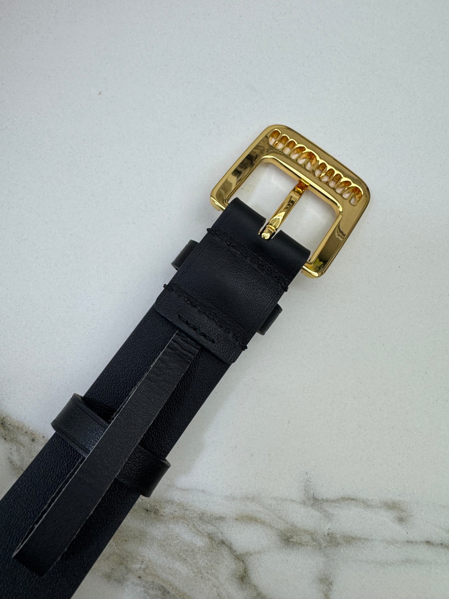 MIU MIU 鏤空扣皮帶