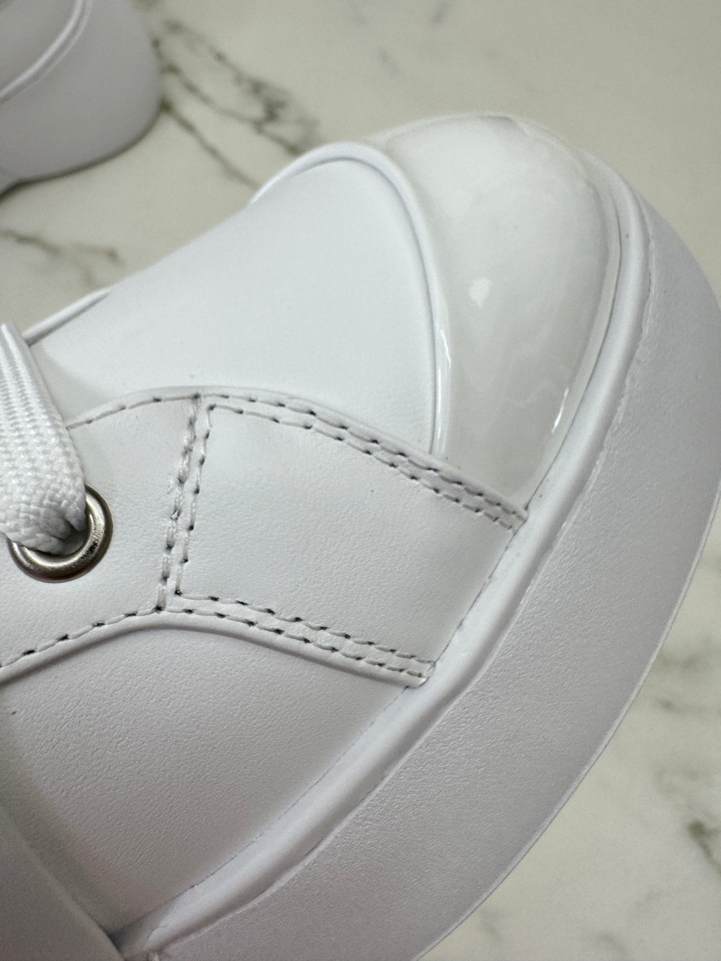 RV 厚底小白鞋 Viv Skate Sneakers