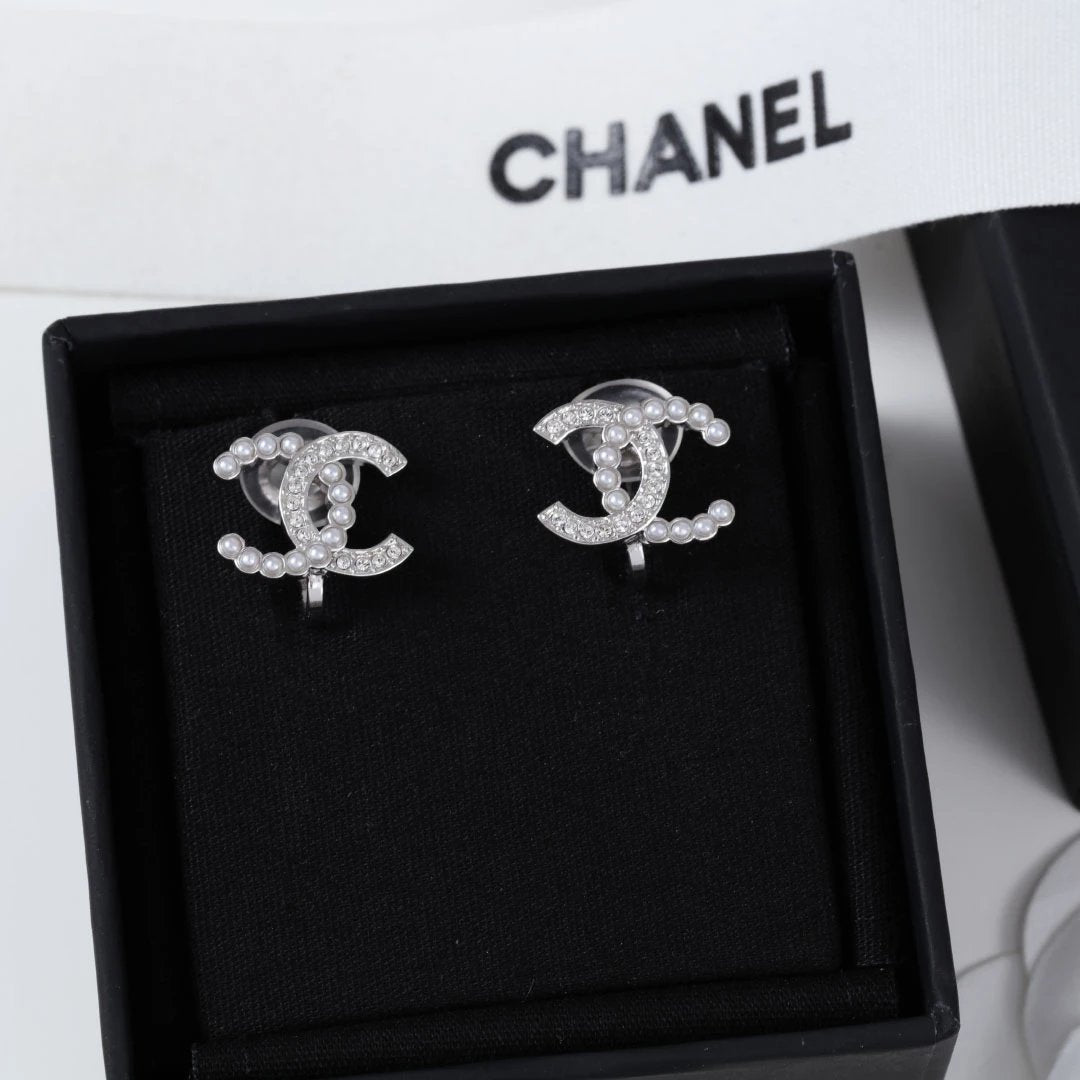 CHANEL 耳夾款