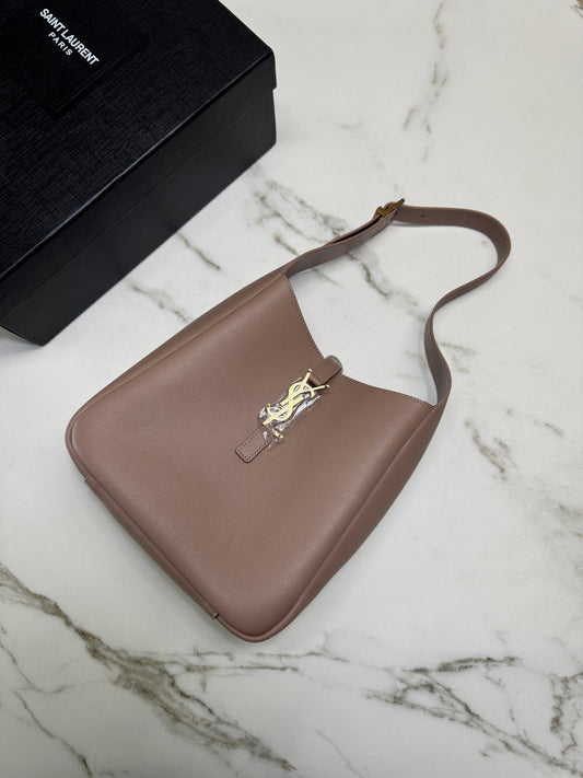 YSL LE 5 A7 Hobo 奶茶色 Small