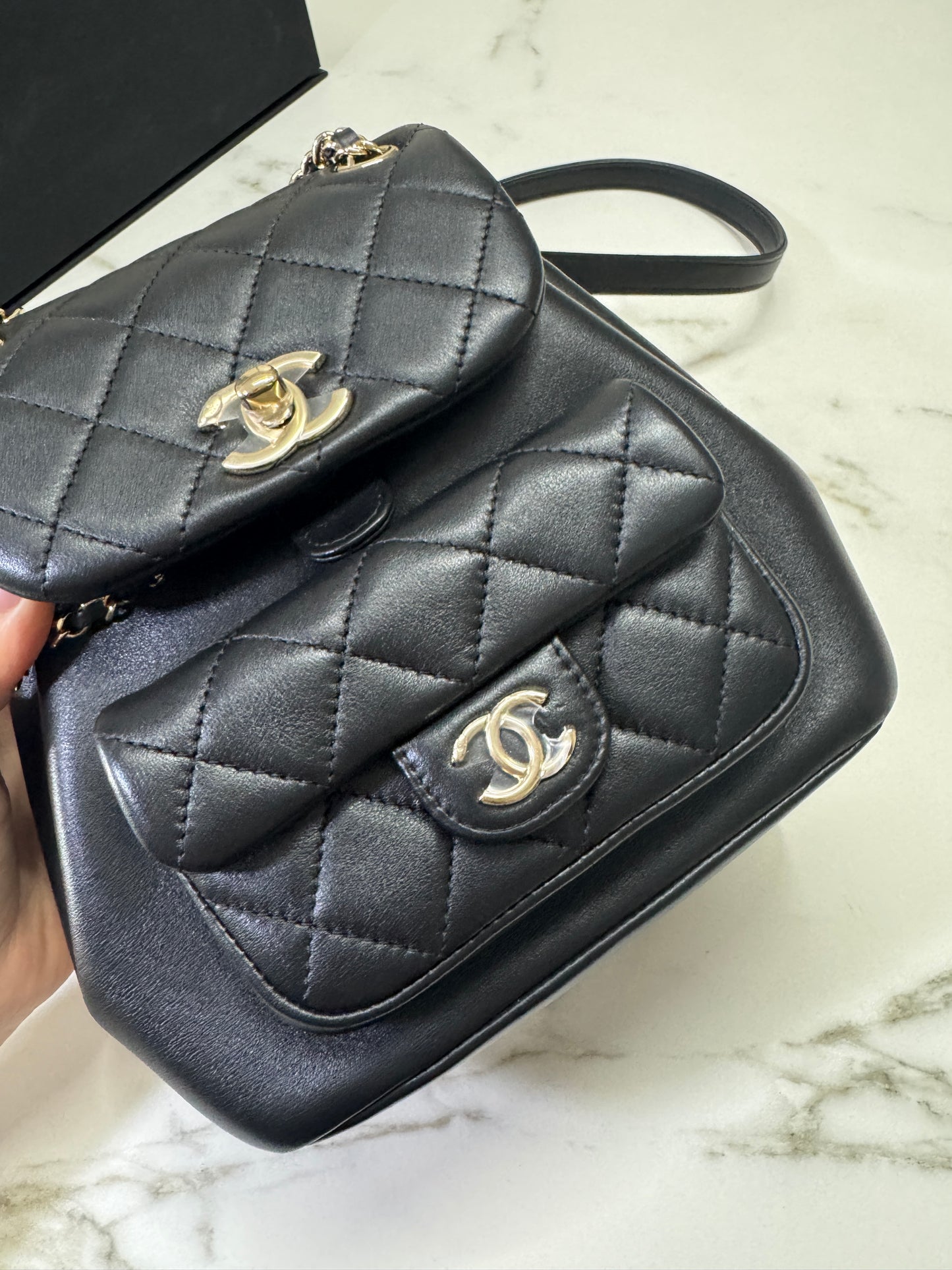 CHANEL Duma 胎牛皮 黑色 Small